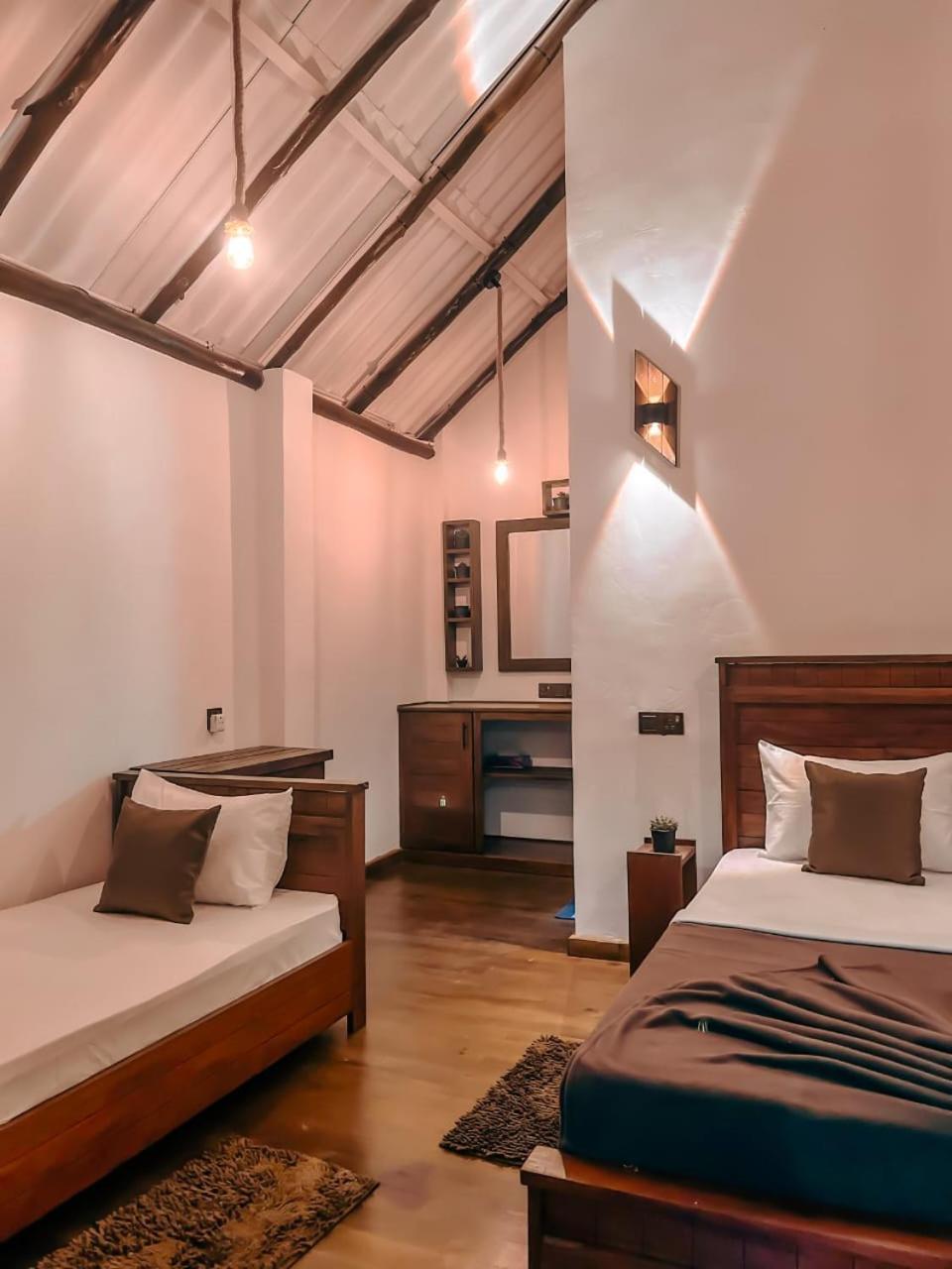 Haven Harbour Hotel Ella Bagian luar foto