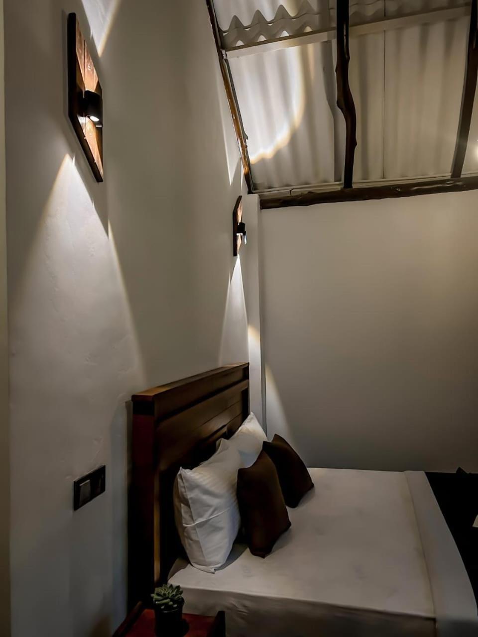 Haven Harbour Hotel Ella Bagian luar foto