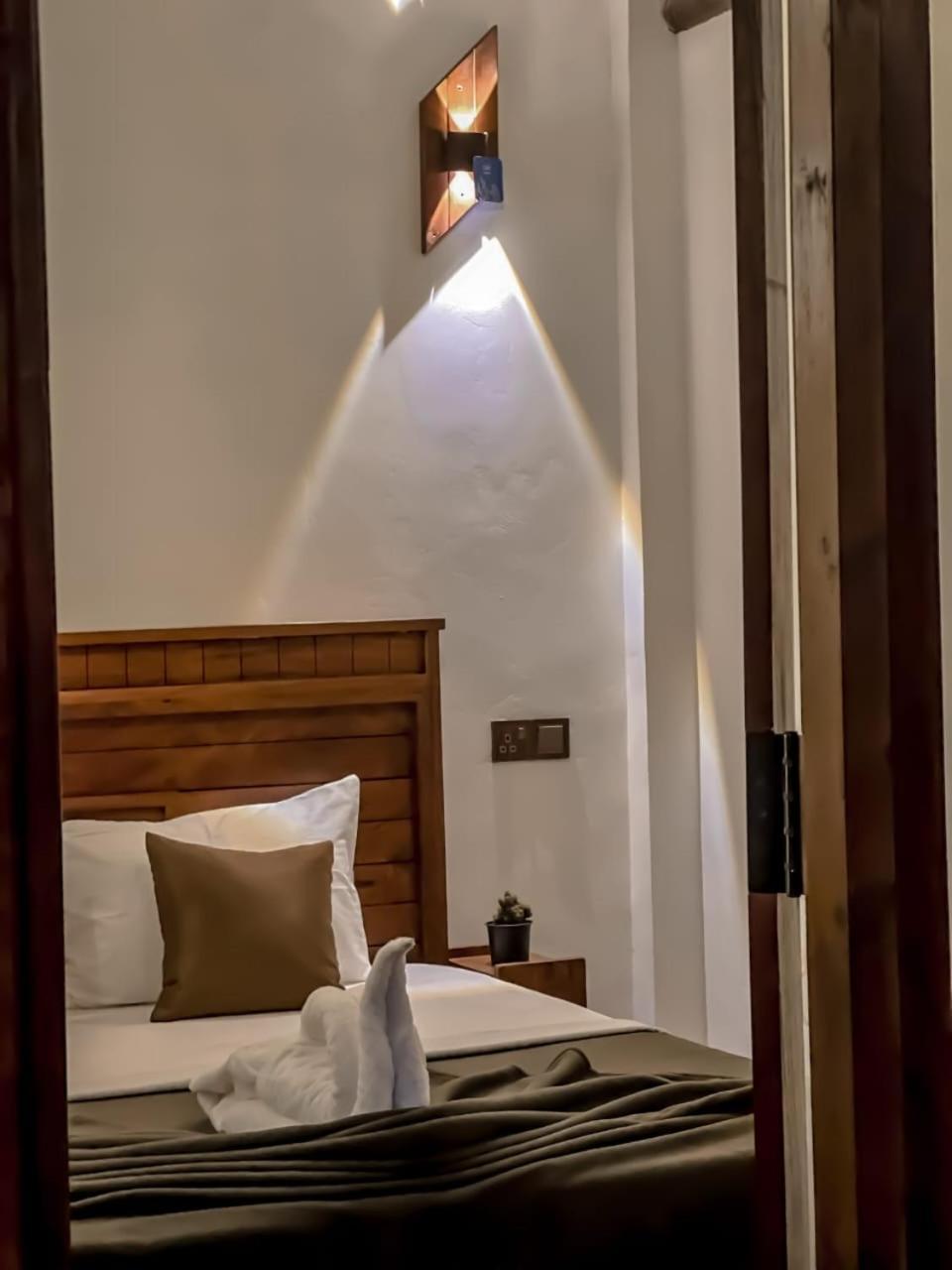 Haven Harbour Hotel Ella Bagian luar foto