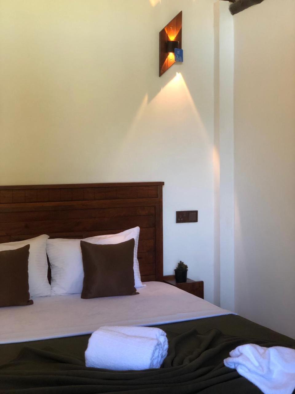 Haven Harbour Hotel Ella Bagian luar foto